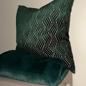 Emerald Green Throw Blanket & Pillow